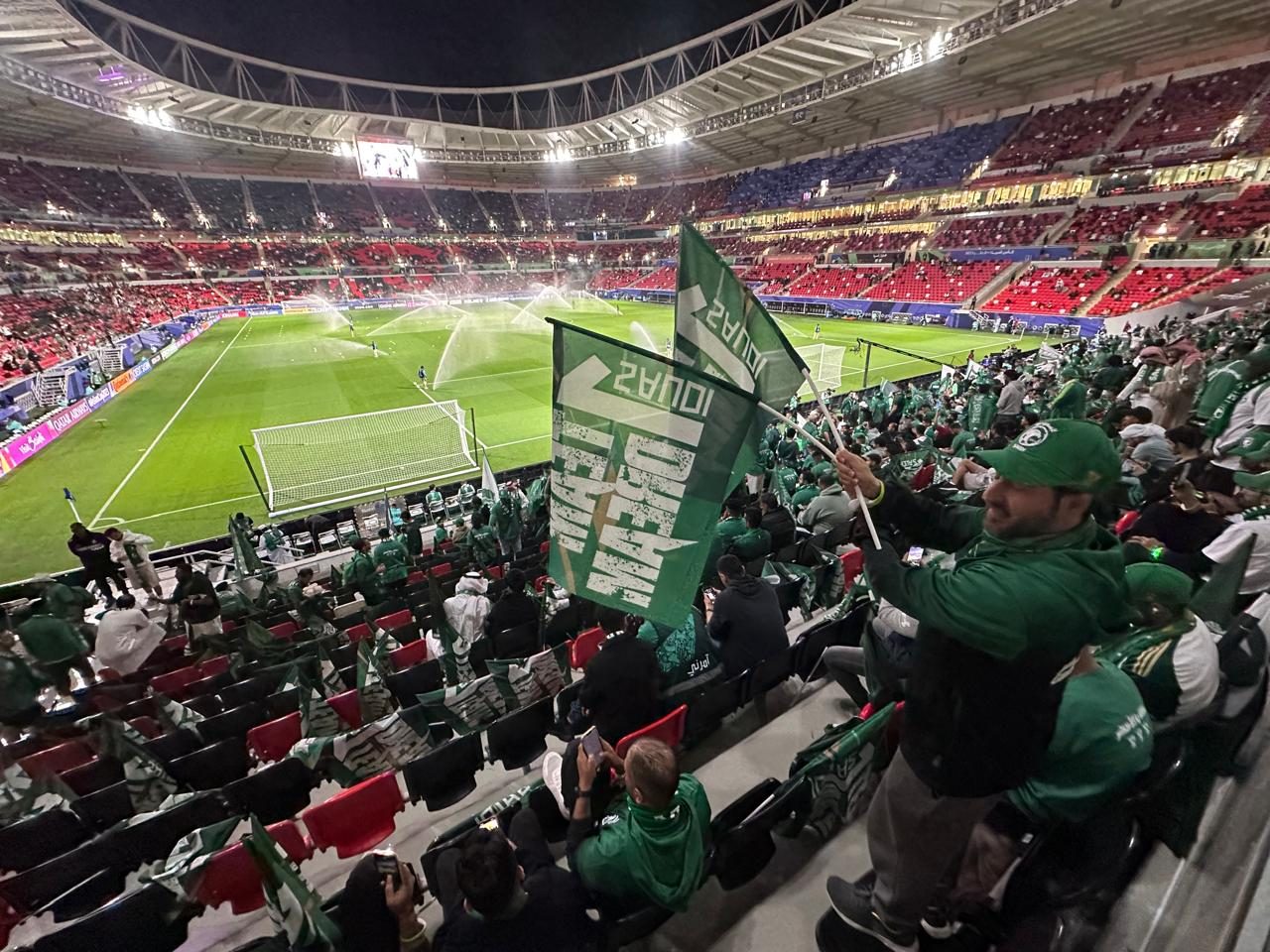 أعلام المشجعين والملاعب